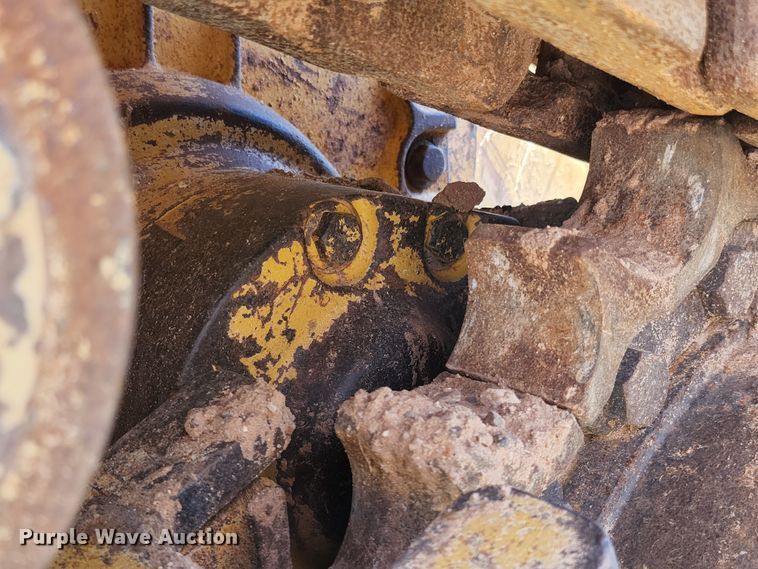 image for item DJ8992 2006 John Deere 750J  dozer