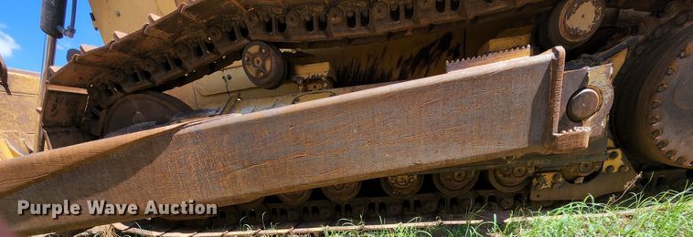 image for item DJ8992 2006 John Deere 750J  dozer