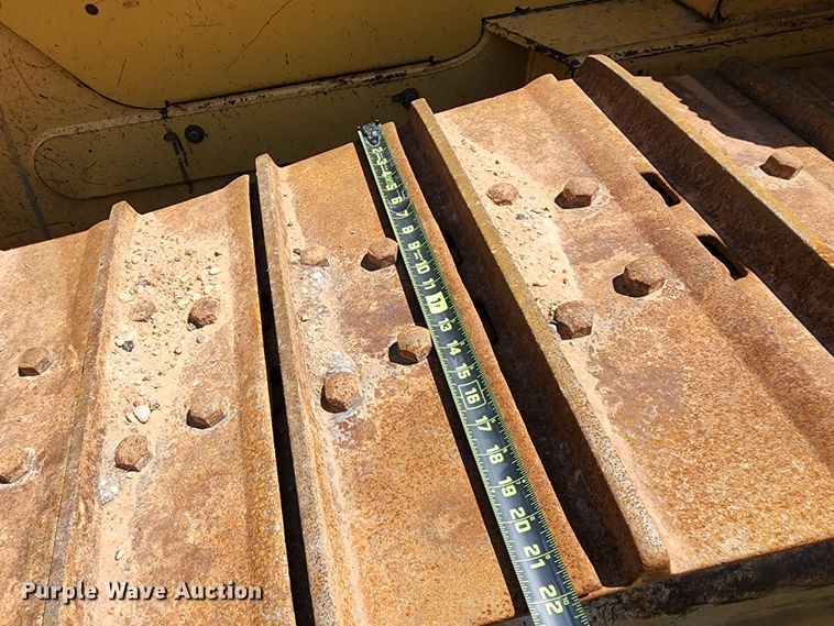 image for item DJ8992 2006 John Deere 750J  dozer