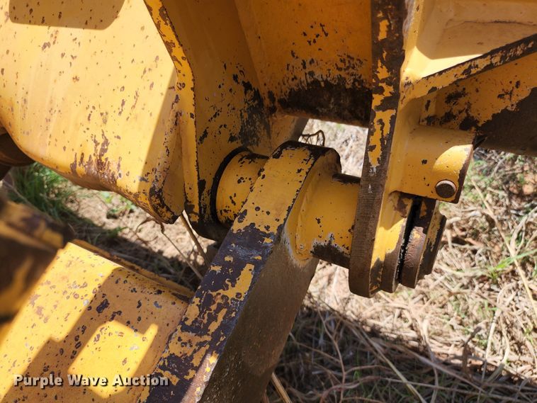 image for item DJ8992 2006 John Deere 750J  dozer