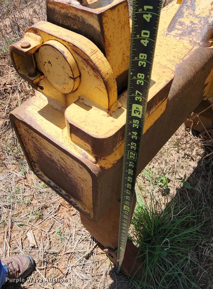 image for item DJ8992 2006 John Deere 750J  dozer