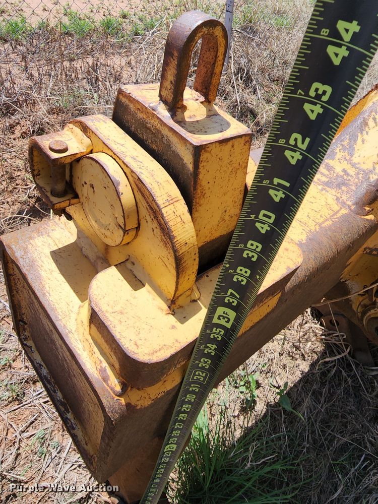 image for item DJ8992 2006 John Deere 750J  dozer