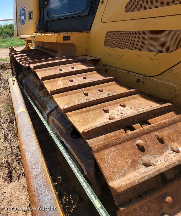 image for item DJ8992 2006 John Deere 750J  dozer