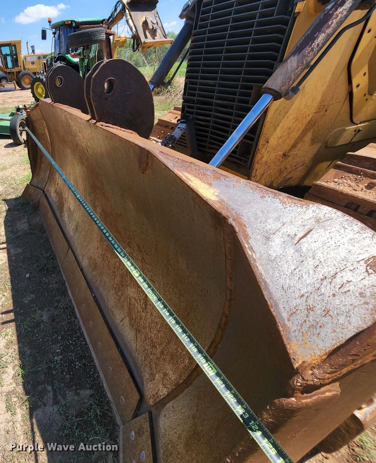 image for item DJ8992 2006 John Deere 750J  dozer