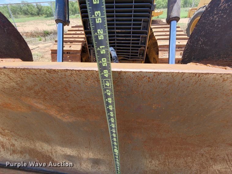 image for item DJ8992 2006 John Deere 750J  dozer