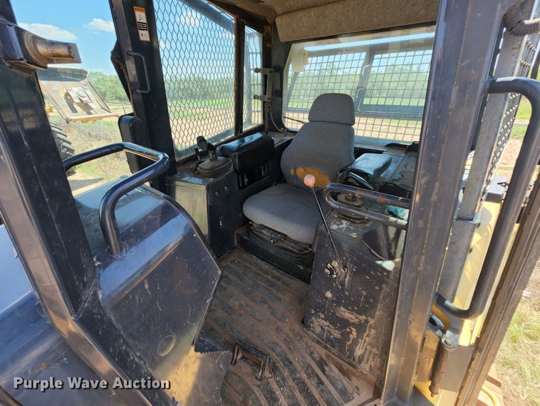 image for item DJ8992 2006 John Deere 750J  dozer