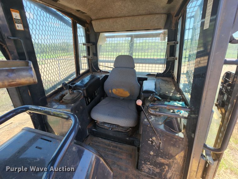 image for item DJ8992 2006 John Deere 750J  dozer