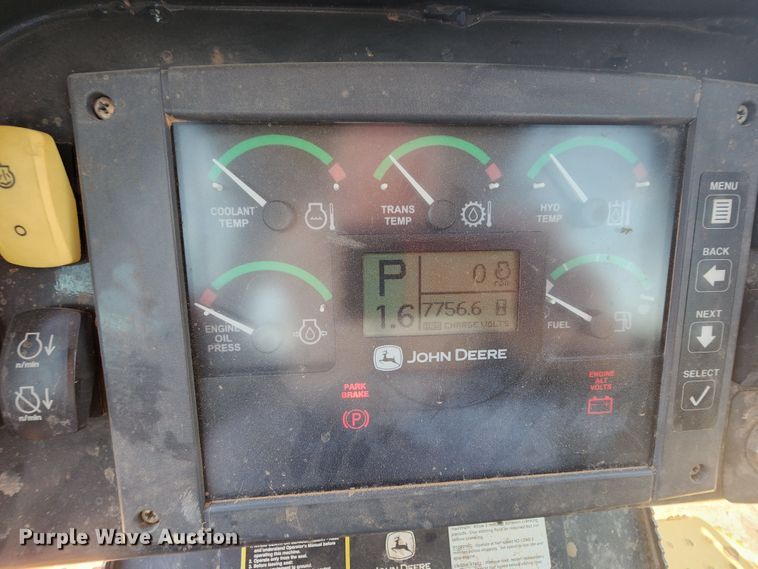 image for item DJ8992 2006 John Deere 750J  dozer
