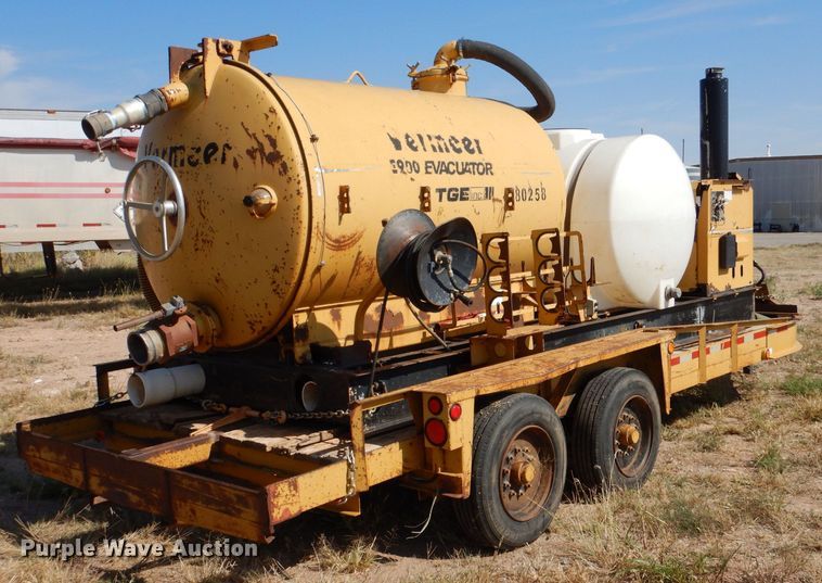 image for item DM2497 Vermeer E900  vacuum excavator