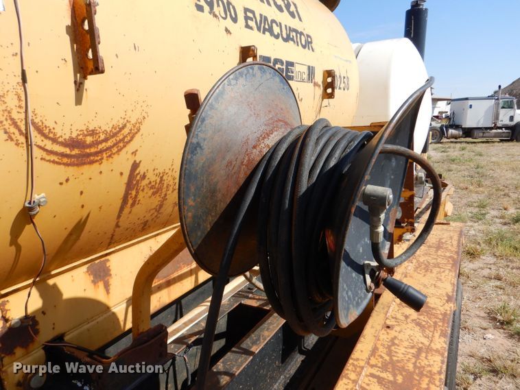 image for item DM2497 Vermeer E900  vacuum excavator