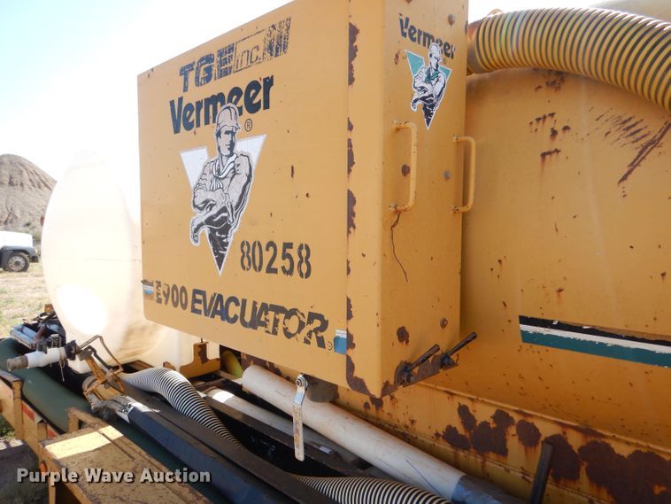 image for item DM2497 Vermeer E900  vacuum excavator
