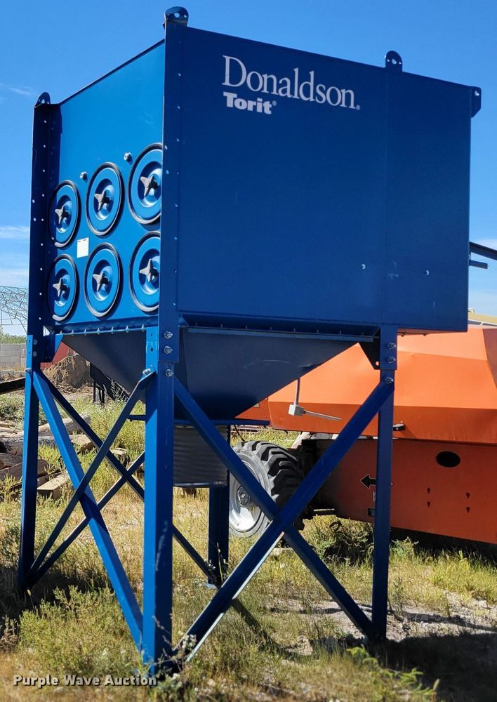 image for item DM8060 Donaldson Torit Downflo II  dust collector