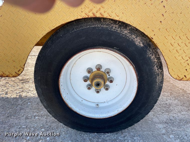 image for item DN5139 2000 Shop built  reel trailer