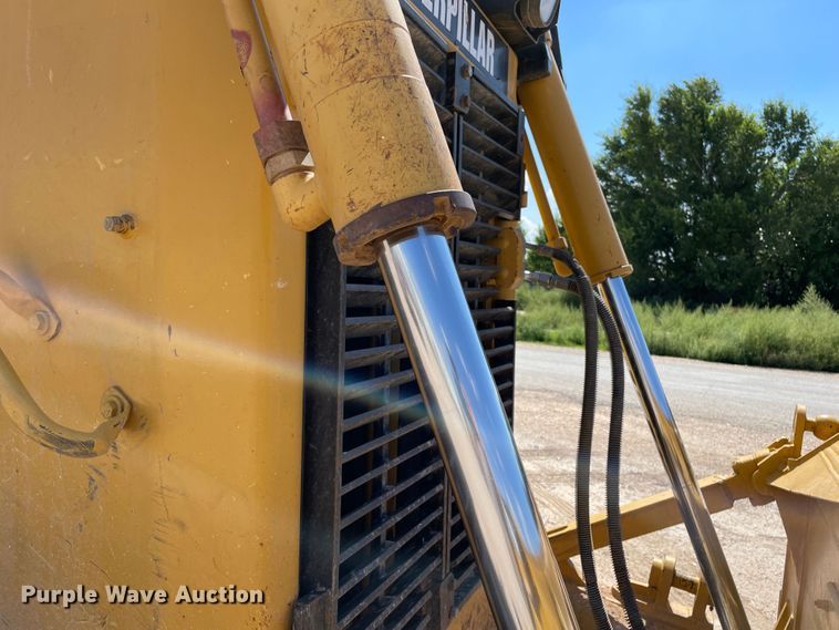 image for item DN5163 2005 Caterpillar D6R XL Series II  dozer