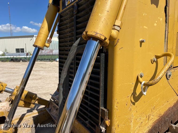 image for item DN5163 2005 Caterpillar D6R XL Series II  dozer