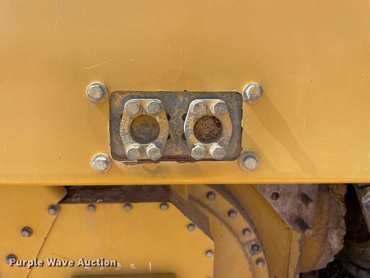 image for item DN5163 2005 Caterpillar D6R XL Series II  dozer