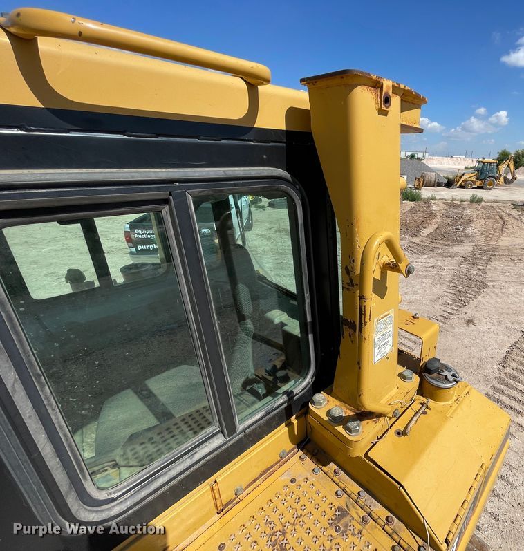 image for item DN5163 2005 Caterpillar D6R XL Series II  dozer