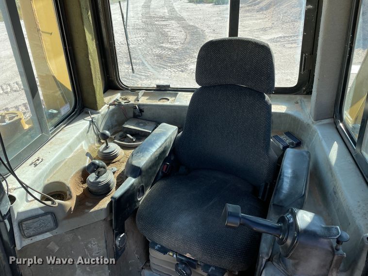 image for item DN5163 2005 Caterpillar D6R XL Series II  dozer