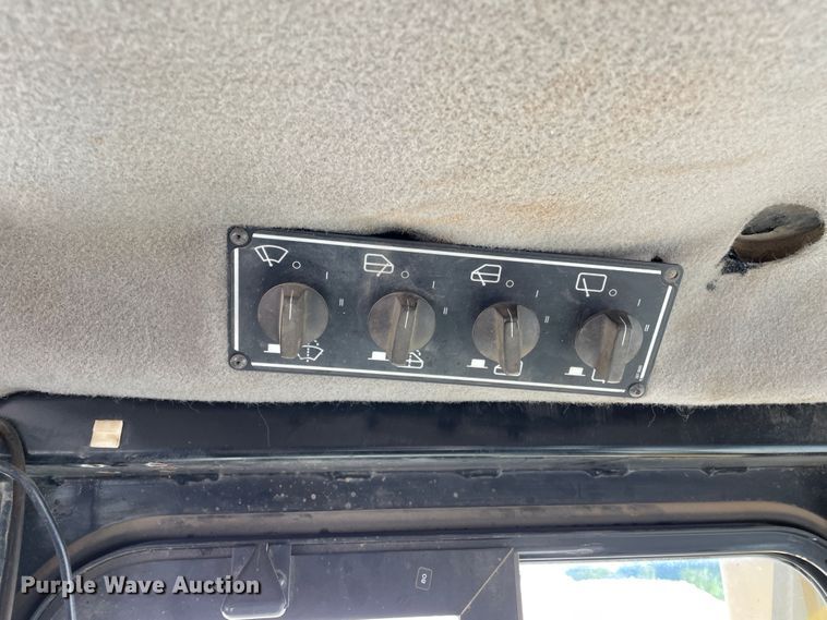 image for item DN5163 2005 Caterpillar D6R XL Series II  dozer