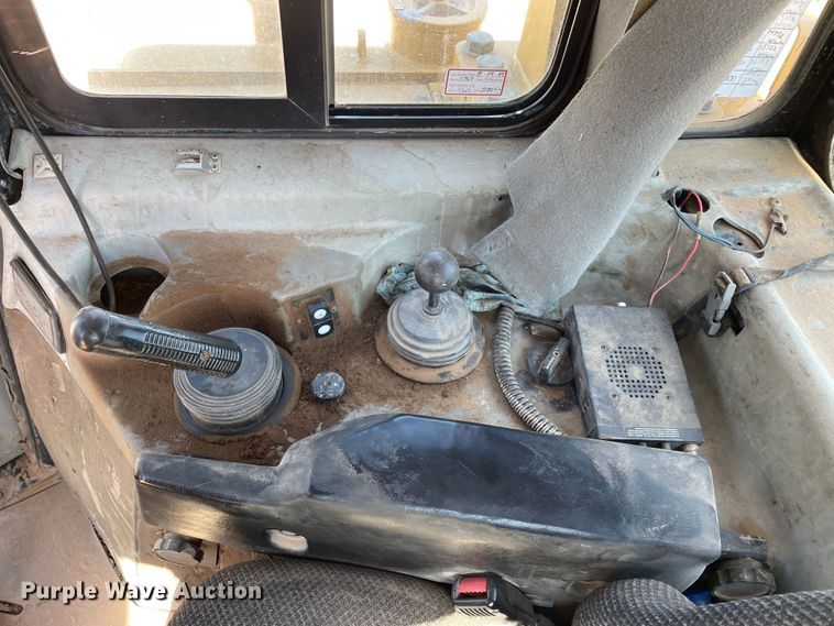 image for item DN5163 2005 Caterpillar D6R XL Series II  dozer