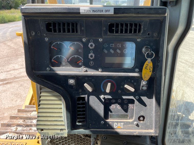 image for item DN5163 2005 Caterpillar D6R XL Series II  dozer