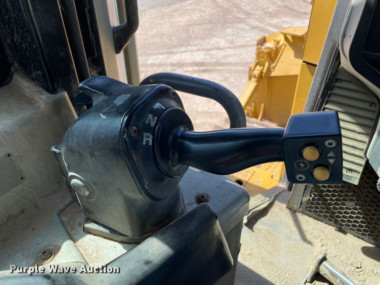 image for item DN5163 2005 Caterpillar D6R XL Series II  dozer