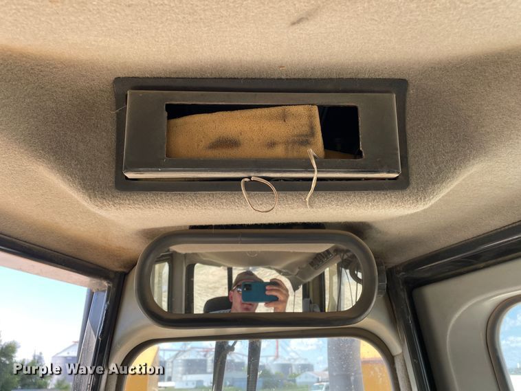 image for item DN5163 2005 Caterpillar D6R XL Series II  dozer