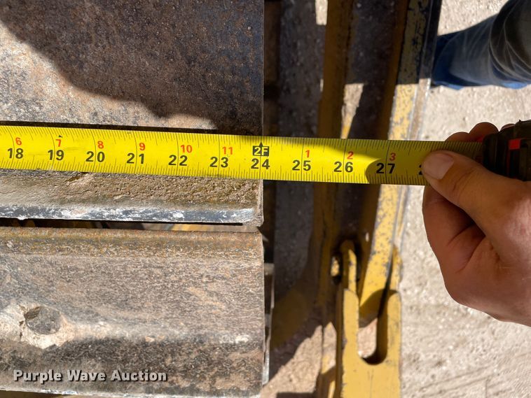 image for item DN5163 2005 Caterpillar D6R XL Series II  dozer