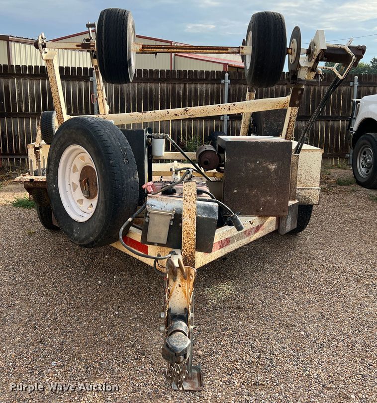 image for item DN5203 2009 Larson  reel trailer