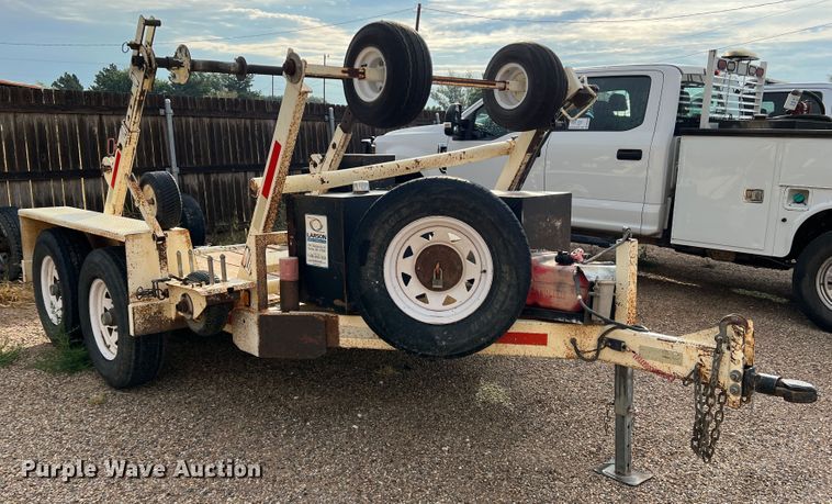 image for item DN5203 2009 Larson  reel trailer