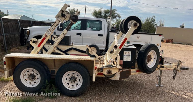 image for item DN5203 2009 Larson  reel trailer