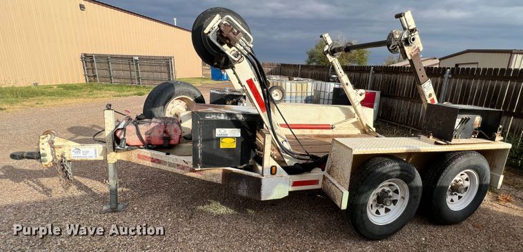 image for item DN5203 2009 Larson  reel trailer