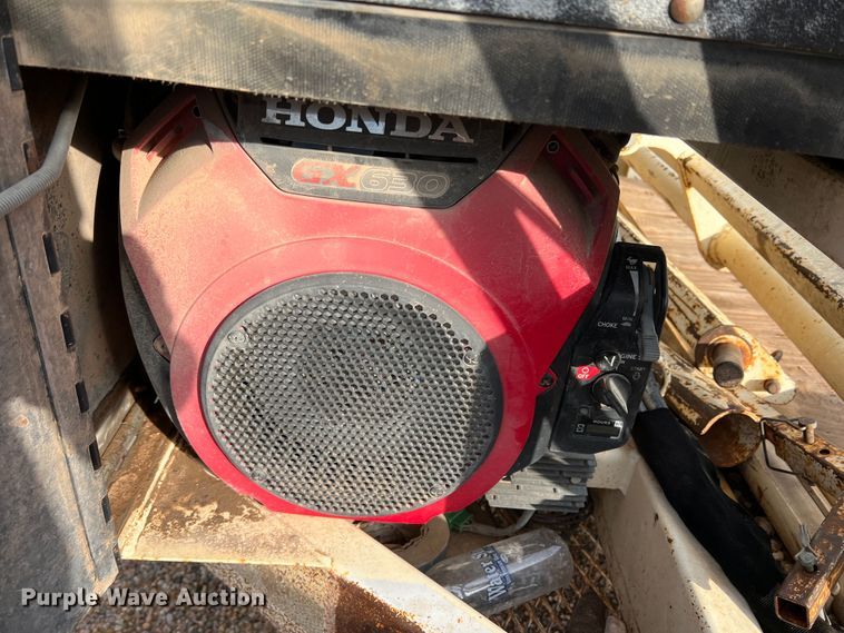 image for item DN5203 2009 Larson  reel trailer