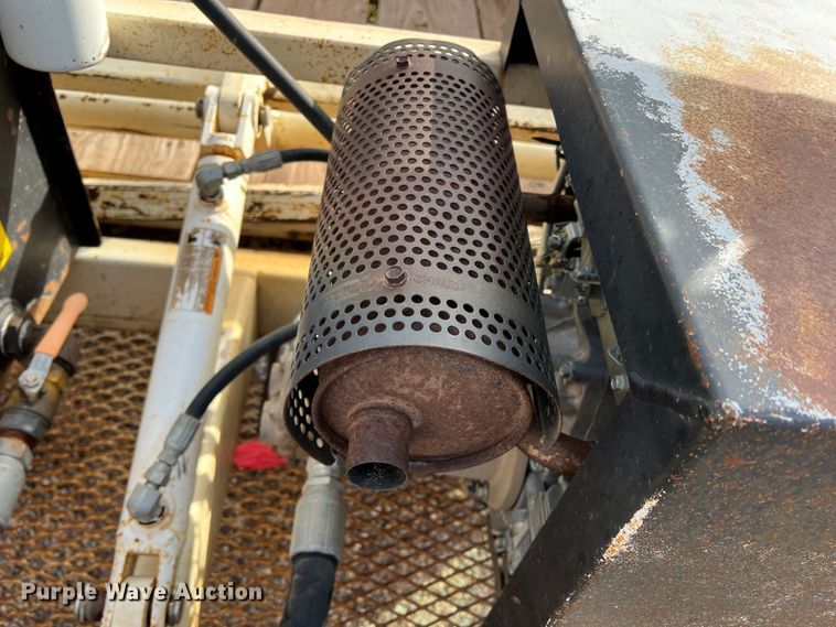 image for item DN5203 2009 Larson  reel trailer