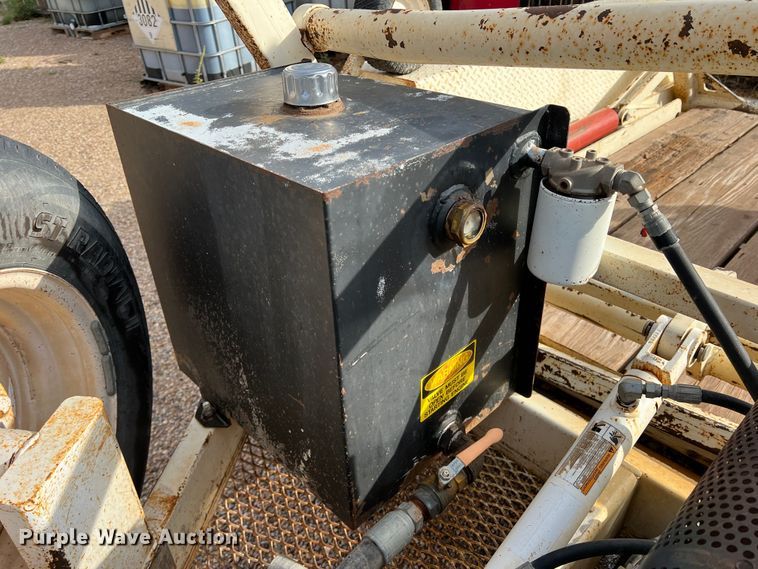 image for item DN5203 2009 Larson  reel trailer