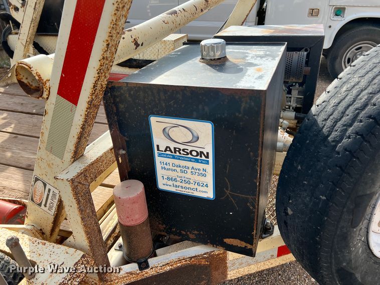 image for item DN5203 2009 Larson  reel trailer