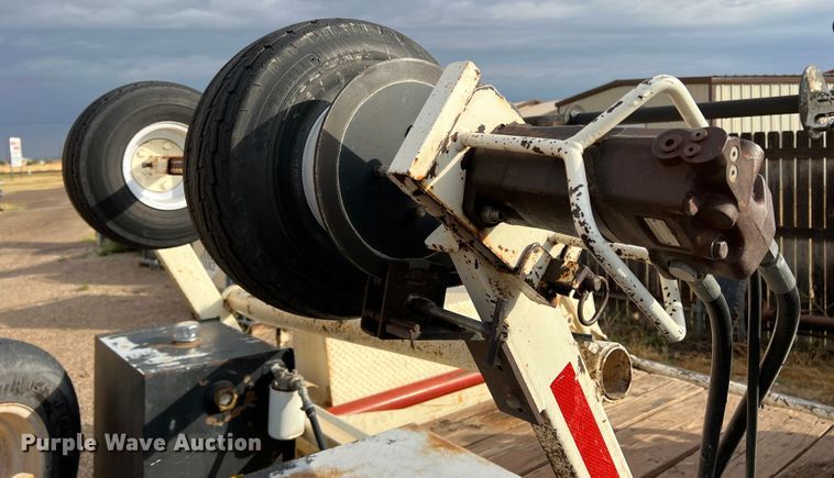 image for item DN5203 2009 Larson  reel trailer