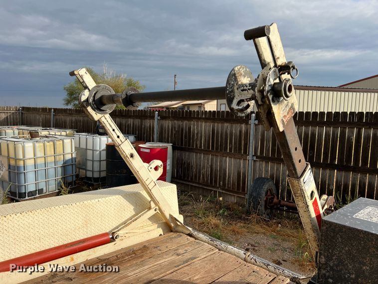 image for item DN5203 2009 Larson  reel trailer