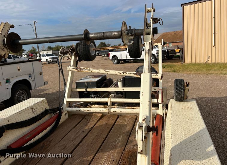 image for item DN5203 2009 Larson  reel trailer