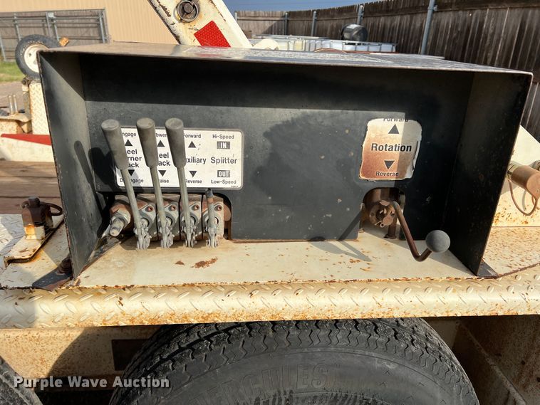 image for item DN5203 2009 Larson  reel trailer