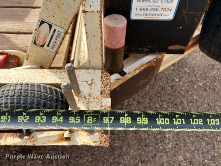 image for item DN5203 2009 Larson  reel trailer