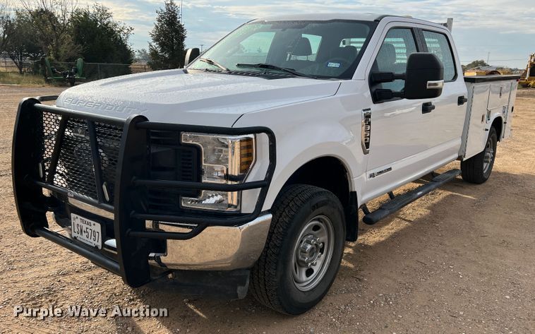 image for item DN5204 2019 Ford  F350 Super Duty  Crew Cab utility bed pickup truck