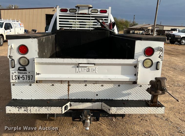 image for item DN5204 2019 Ford  F350 Super Duty  Crew Cab utility bed pickup truck