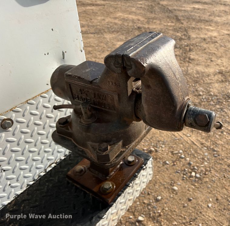 image for item DN5204 2019 Ford  F350 Super Duty  Crew Cab utility bed pickup truck