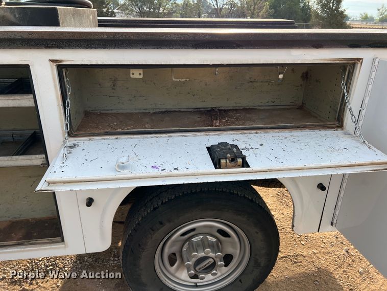 image for item DN5204 2019 Ford  F350 Super Duty  Crew Cab utility bed pickup truck