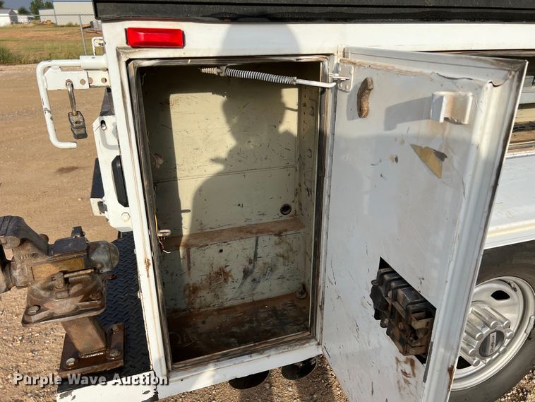 image for item DN5204 2019 Ford  F350 Super Duty  Crew Cab utility bed pickup truck