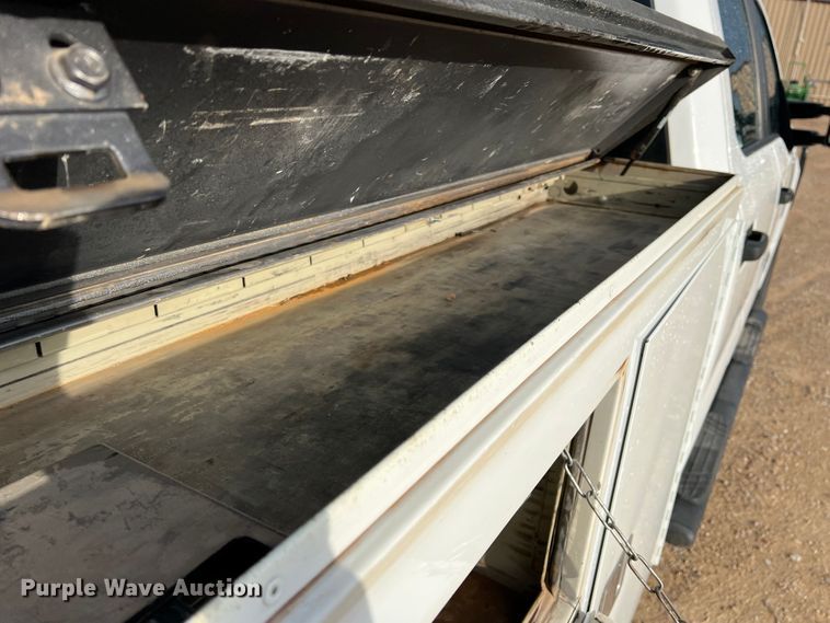 image for item DN5204 2019 Ford  F350 Super Duty  Crew Cab utility bed pickup truck