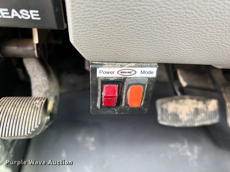 image for item DN5204 2019 Ford  F350 Super Duty  Crew Cab utility bed pickup truck