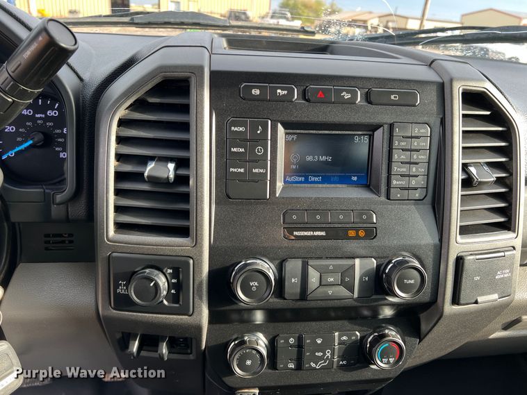 image for item DN5204 2019 Ford  F350 Super Duty  Crew Cab utility bed pickup truck