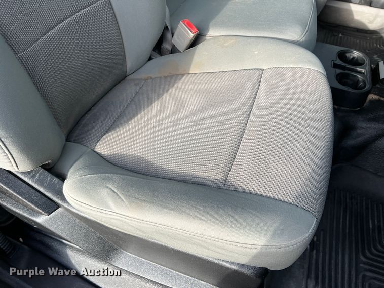 image for item DN5204 2019 Ford  F350 Super Duty  Crew Cab utility bed pickup truck